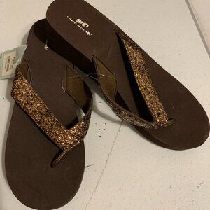 So Wear It Declare It Women's Brown Sandals NWT